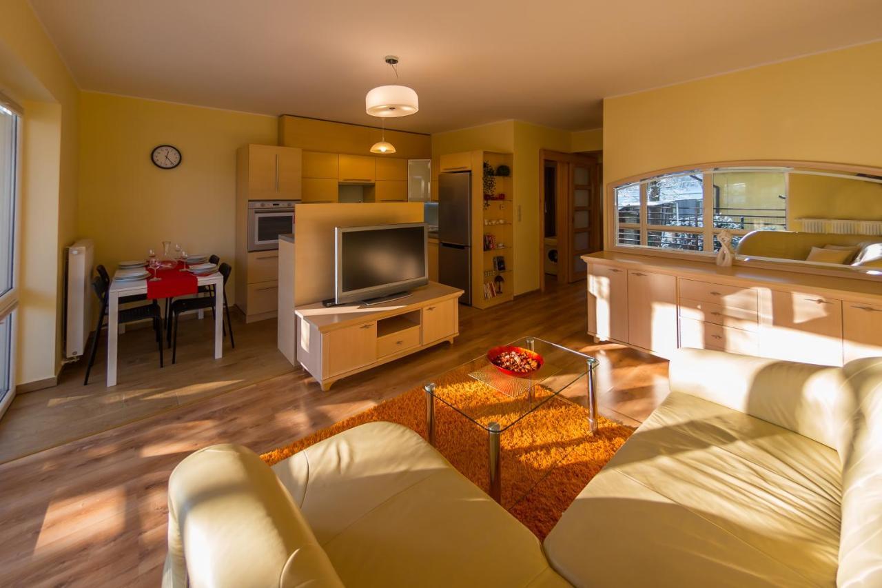 Komfortowy Apartament W Centrum Ustronia Екстериор снимка